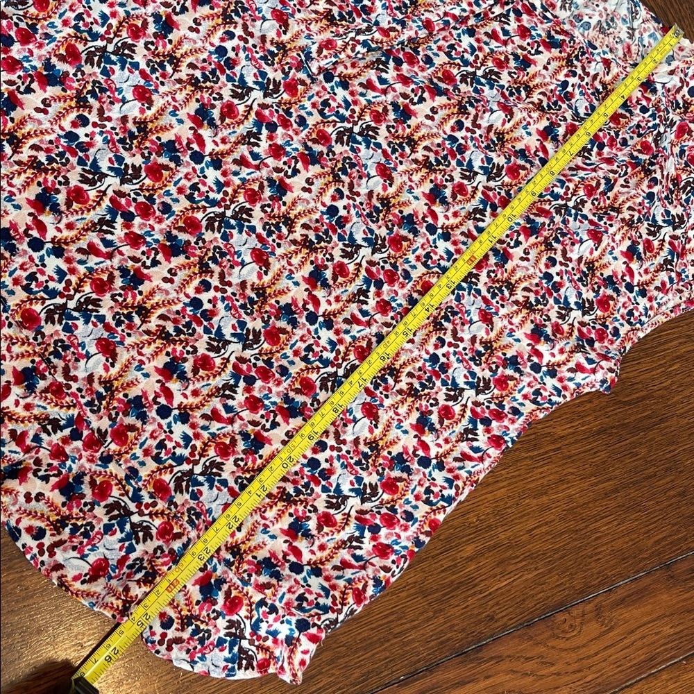 Liz Claiborne Short Sleeve Top XL red pink blue floral rayon scoop neck feminine - Picture 6 of 7